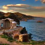 Lets Holidays Sea Views Apartment On The Beach * Τόσα ντε Μαρ